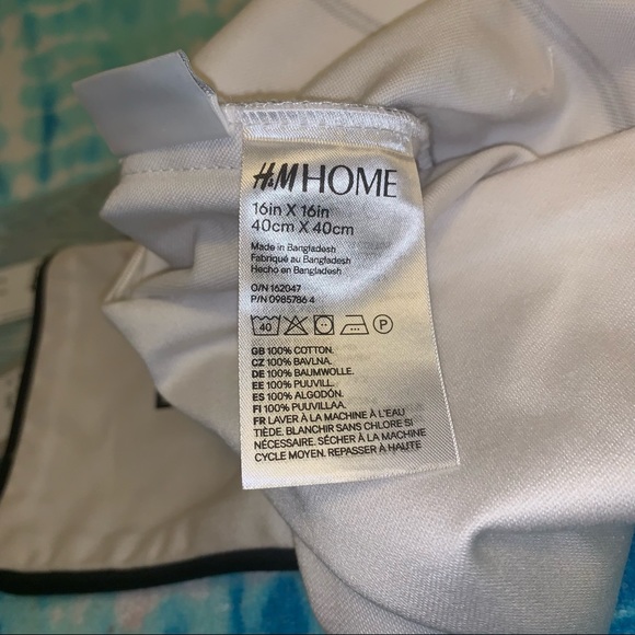 CLASSIC COLLECTION H&M HOME CONSCIOUS Natural Black Design Organic Pillow Cover - Picture 10 of 11